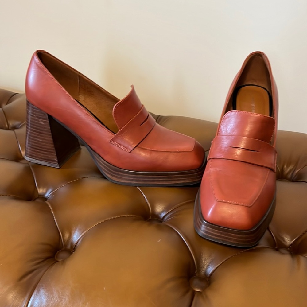 Intentionally Blank Lindo Platform Loafers